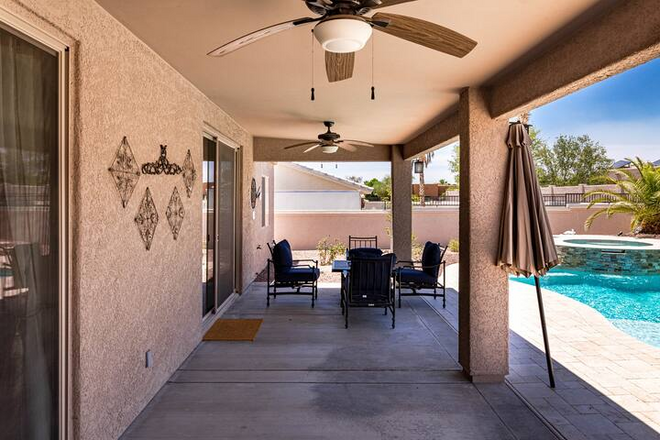 Luxury Home - Pool | Spa | 3BRM | Minutes To Lake