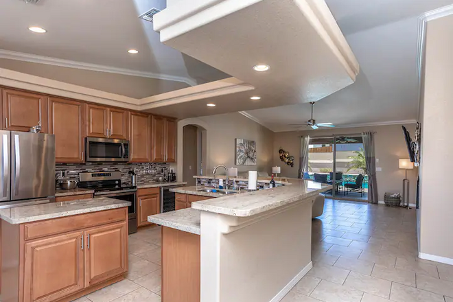 Luxury Home - Pool | Spa | 3BRM | Minutes To Lake