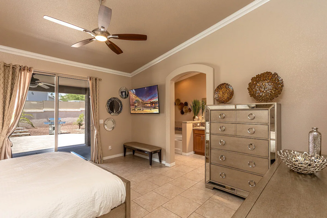 Luxury Home - Pool | Spa | 3BRM | Minutes To Lake
