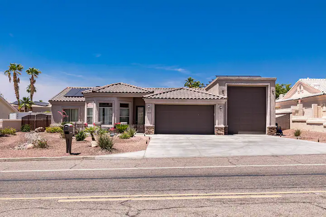 Luxury Home - Pool | Spa | 3BRM | Minutes To Lake