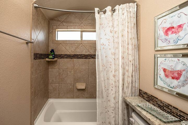 Luxury Home - Pool | Spa | 3BRM | Minutes To Lake