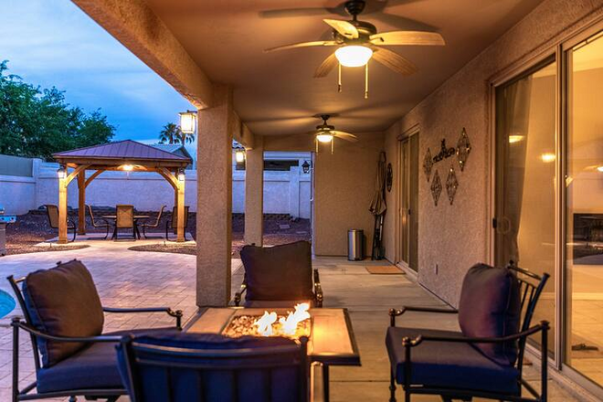 Luxury Home - Pool | Spa | 3BRM | Minutes To Lake