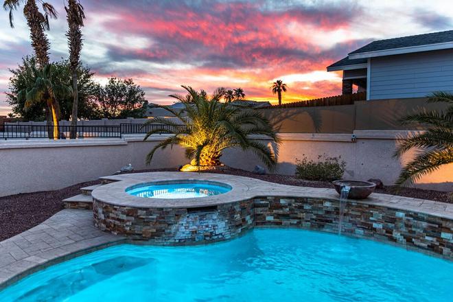 Luxury Home - Pool | Spa | 3BRM | Minutes To Lake