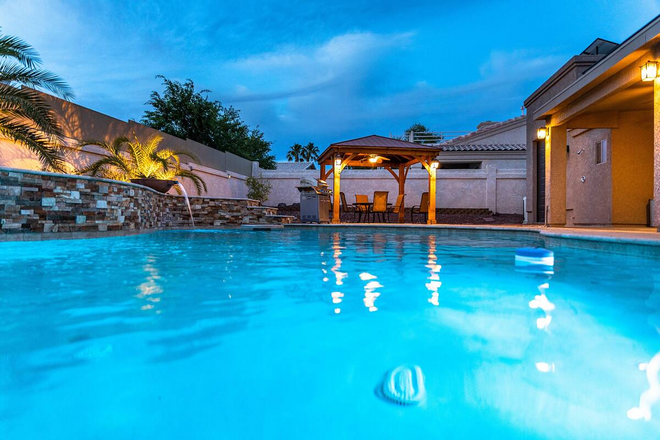 Luxury Home - Pool | Spa | 3BRM | Minutes To Lake