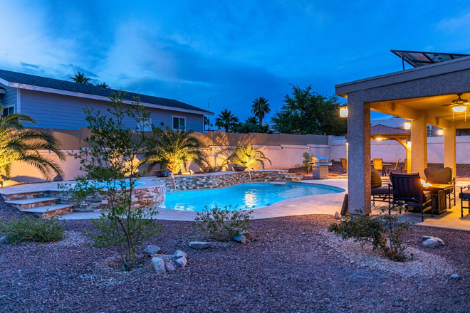 Luxury Home - Pool | Spa | 3BRM | Minutes To Lake