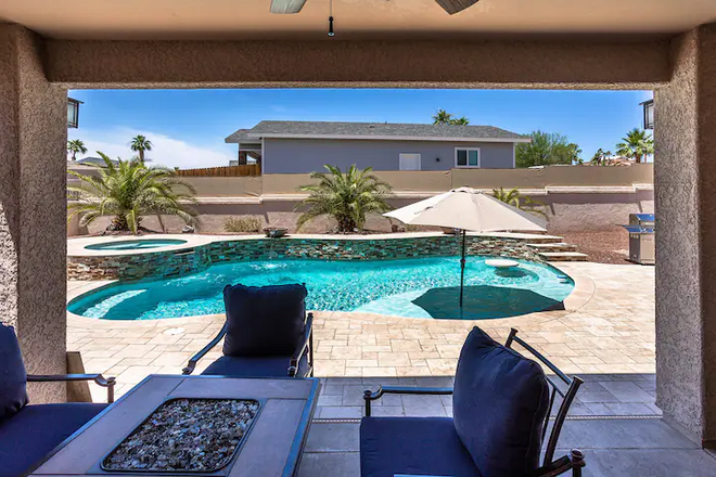 Luxury Home - Pool | Spa | 3BRM | Minutes To Lake