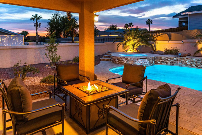 Luxury Home - Pool | Spa | 3BRM | Minutes To Lake