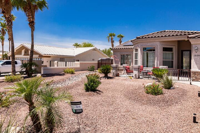 Luxury Home - Pool | Spa | 3BRM | Minutes To Lake