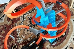 Myydään: Hot Wheels
