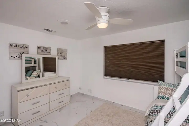 LakeView | Minute From New Launch | Pool/Spa | Fun