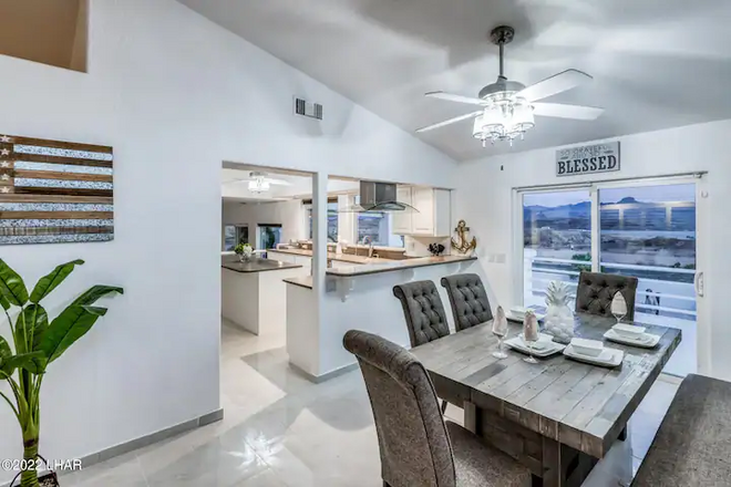LakeView | Minute From New Launch | Pool/Spa | Fun