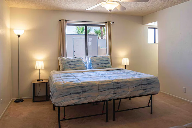 Cheerful Pool Home | 10Min To Lake | Clean | Cozy