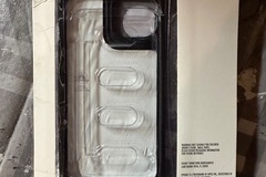 Selling with online payment: iPhone 14 pro max tech case