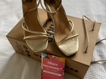 Selling: Bared Gold Heels