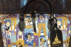 Selling with online payment: WDW 50th Anniversary Satchel