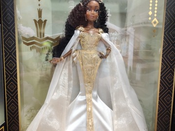 Selling with online payment: Tiana Ultimate Princess Celebration Limited Edition Doll