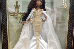 Selling with online payment: Tiana Ultimate Princess Celebration Limited Edition Doll