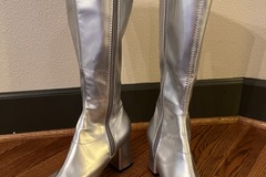 Selling with online payment: Elle Silver Boots 