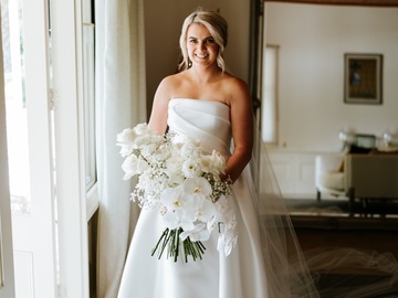 Selling: Mariana Hardwick Stella Gown