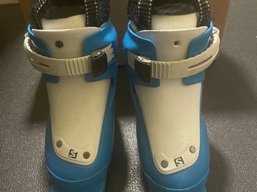 Winter sports: Salomon, ski boots JUNIOR SIZE UK 7/8, EU 25/26, Mondo 15/16