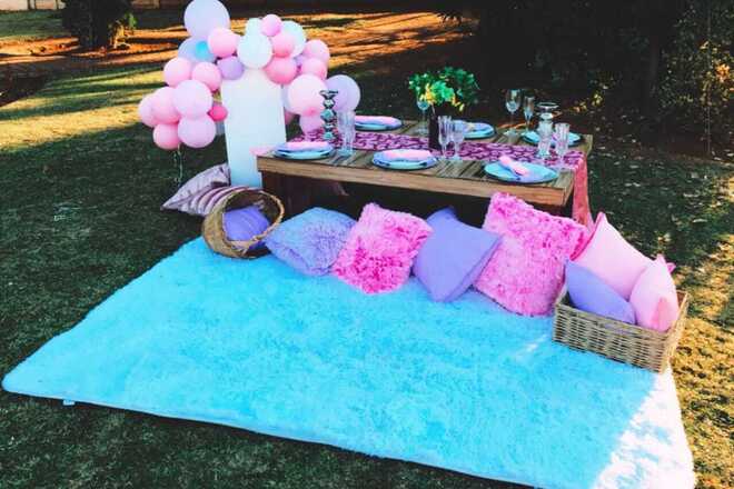 Indoor & Outdoor Set up