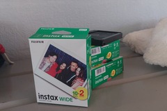Myydään (Yksityinen): Instax wide 300 filmit