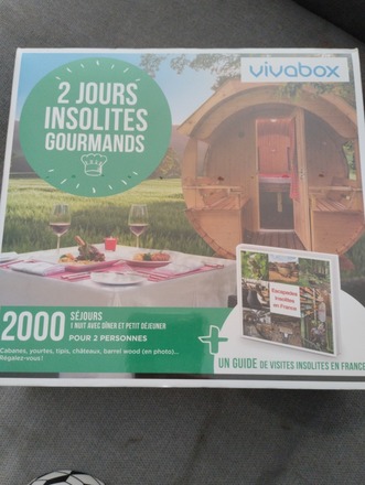 Vivabox- Coffret cadeau couple - 2 JOURS INSOLITES GOURMANDS - 350  week-ends insolites + 1 guide : : Beauté et Parfum