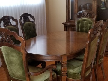 Individual Seller: Dining Room Set with Hutch