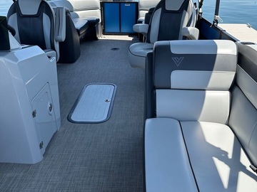 Renting out per day (24 hours): 2023 tritoon