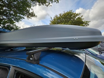 Renting out: 360L roof box