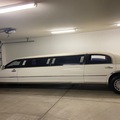 Renting out per hour: Limo Lincoln town cars