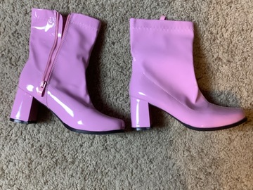 Selling with online payment: GoGo pink ankle boots