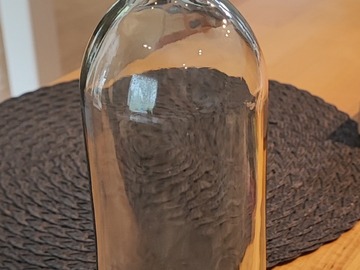 Myydään (Yksityinen): Vesipullot
