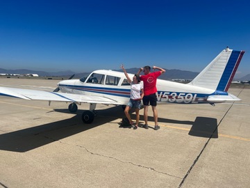 Renting out per hour: Flight Instructor and Flight Lessons