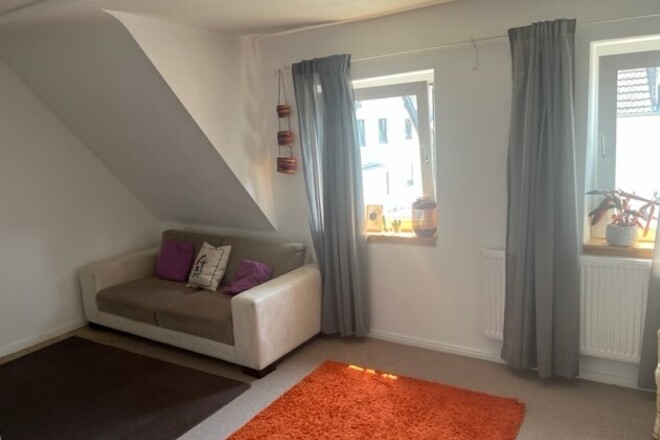 Zweifamilienhaus gegen kleines Haus oder Wohnung  