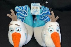 Selling with online payment: Brand New Disney Frozen Olaf Slippers Kids size 9/10 Never Worn S