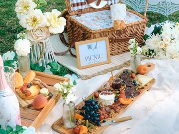 Offering with online payment: Picnic Like a Parisian
