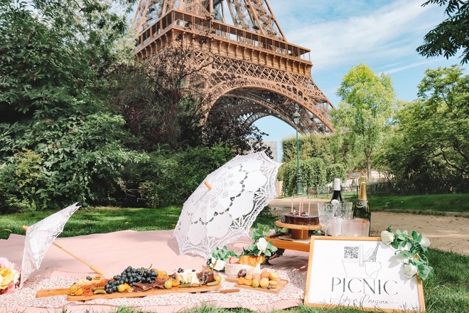 Picnic Like a Parisian Luxury Picnics in Paris