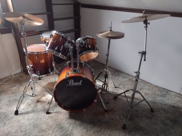 Selling with online payment: Pearl Session Custom 5 piece Drum Set 