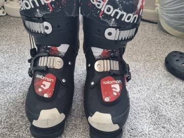 Winter sports: salomon ski boots 2 buckle