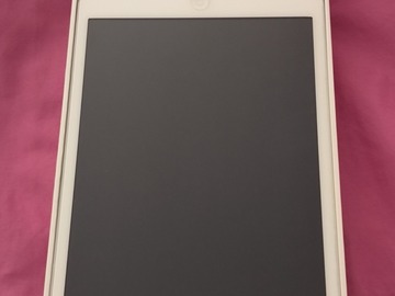 Selling: Tablette mini iPad 1ere génération à vendre 