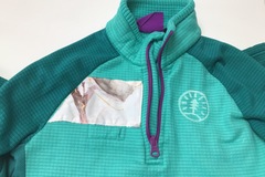 Winter sports: Size XS green mid layer by 'One Tree' with unique design