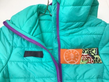 Winter sports: Size XS light puffer jacket with hood