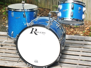 Selling with online payment: Mid 1960s ROGERS Cleveland 12, 16, 20 drum kit