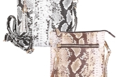 Comprar ahora: Multi Color Snakeskin One Zipper Crossbody Bag