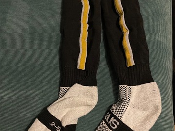 Selling With Online Payment: PE socks - two pairs, size 2-5