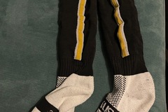 Selling With Online Payment: PE socks - two pairs, size 2-5