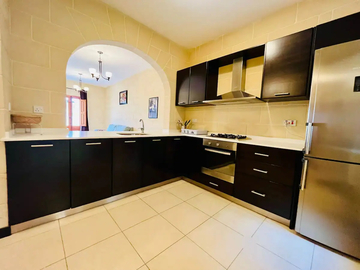 Rooms for rent: Double room in Ghajnsielem