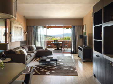 Suites For Rent: Oliveto Suite │ Castello di Casole │ Tuscany