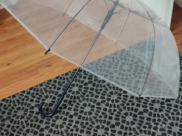 Myydään (Yksityinen): Sateenvarjo